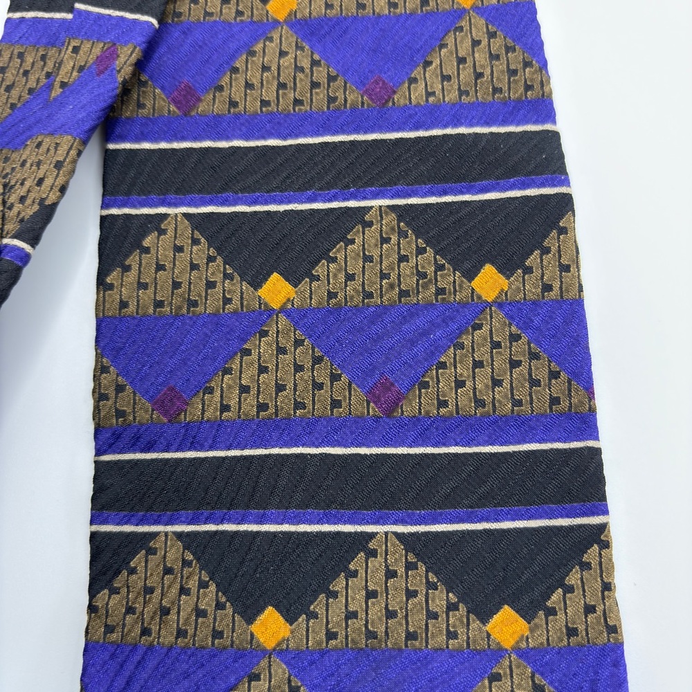 Bugatti 100% Silk‎ Mens Tie Green Black Purple Geometric Shapes Textured USA - Picture 4 of 6